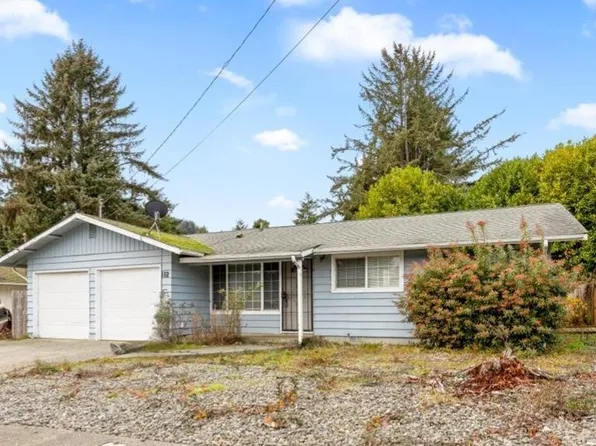 112 Redwood Dr, Klamath, CA 95548