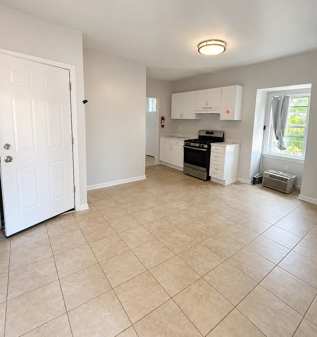 1 bed, 600 sqft, $1,310 — Photo 2