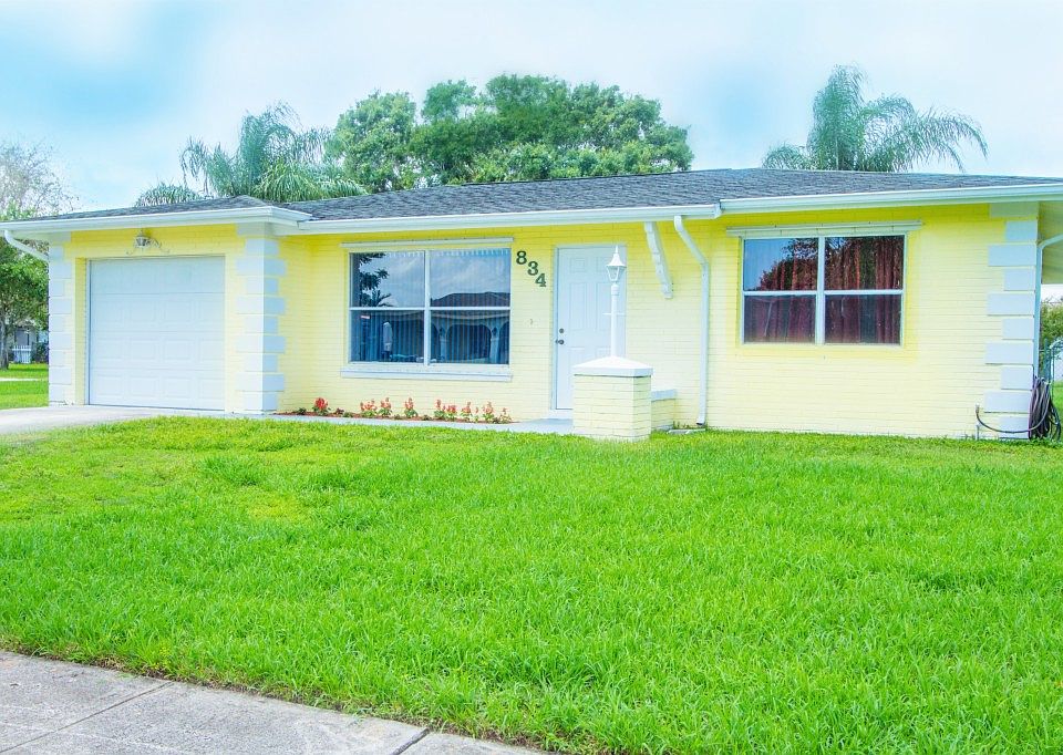 1st image of 834 SE Tierra Ct