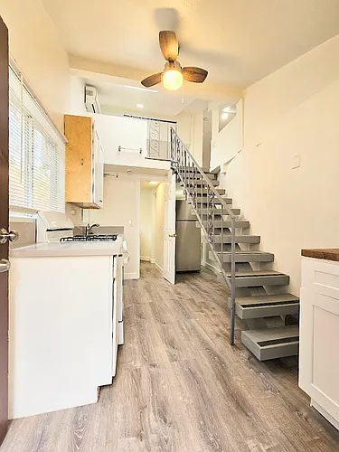 3814 Helix St #D Photo 1