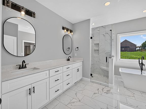 4th image of 3175 Westowne Cir