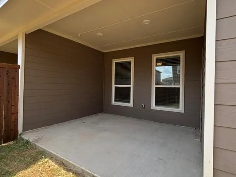628 Blackland Dr — Photo 17