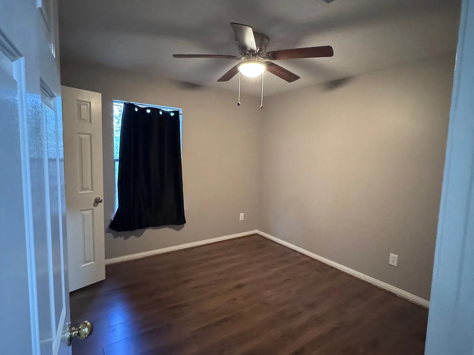5 bed, 2.5 bath, 2392 sqft, $2,325 — Photo 4