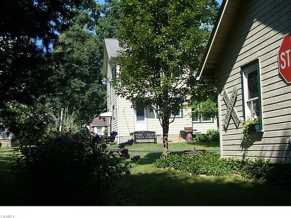 4th image of 243 Oakgrove St