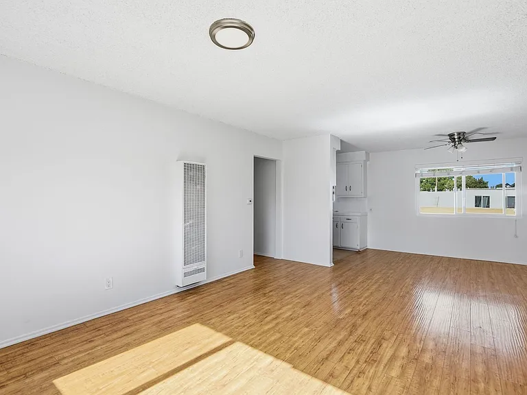 6640 Darby Ave — Photo 1