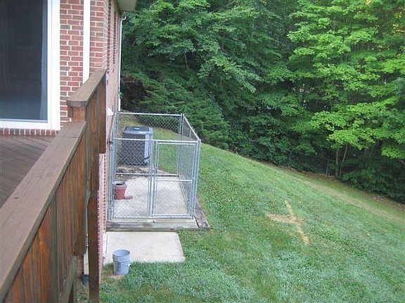 Kennel and Fenced Rear Yard