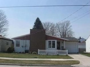 2812 Monroe St, Two Rivers, WI 54241