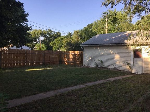3rd image of 723 N Olive St
