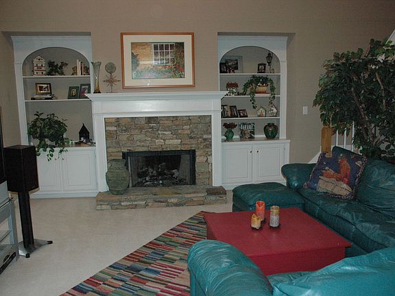 Family Room: Open to kitchen, rear stairs 