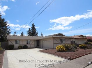 15 Woodworth Way, Petaluma, CA 94952