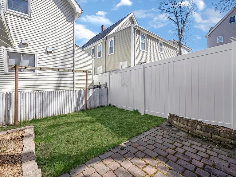 16 Oak Grove Ter — Photo 32