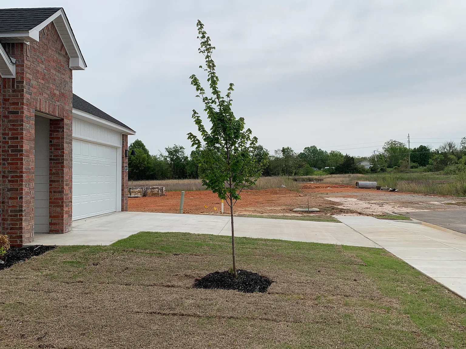 4 bed, 2100 sqft, $2,200 — Photo 4
