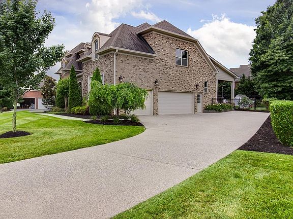 2nd image of 1205 Walkabout Ct
