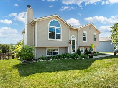 1906 Chestnut Dr, Pleasant Hill, MO, 64080