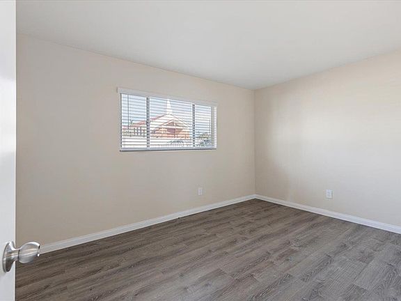 5th image of 4123 Broadway