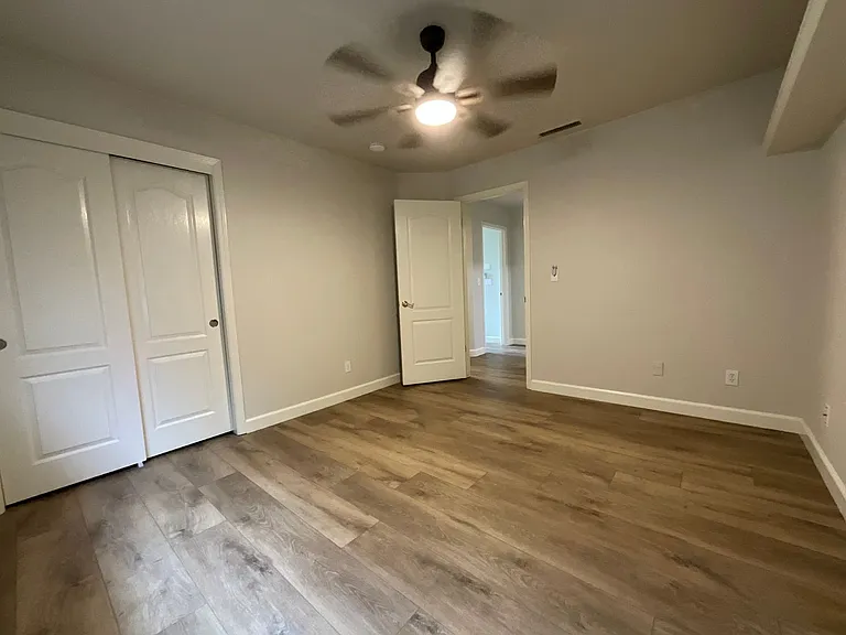 1834 E Lester Ave — Photo 17