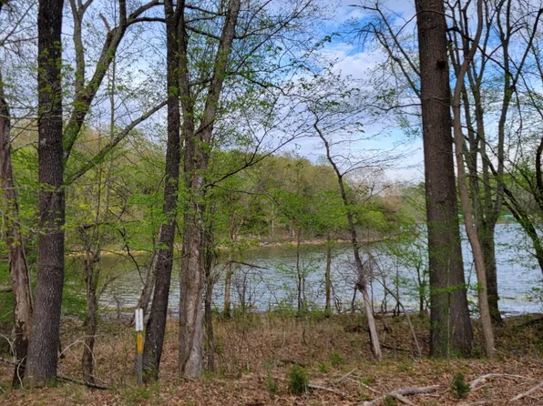 1061 Gregory Rd, Eddyville, KY 42038