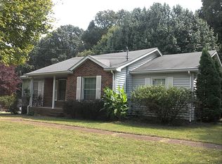 100 Friar Tuck Dr, Dickson, TN 37055