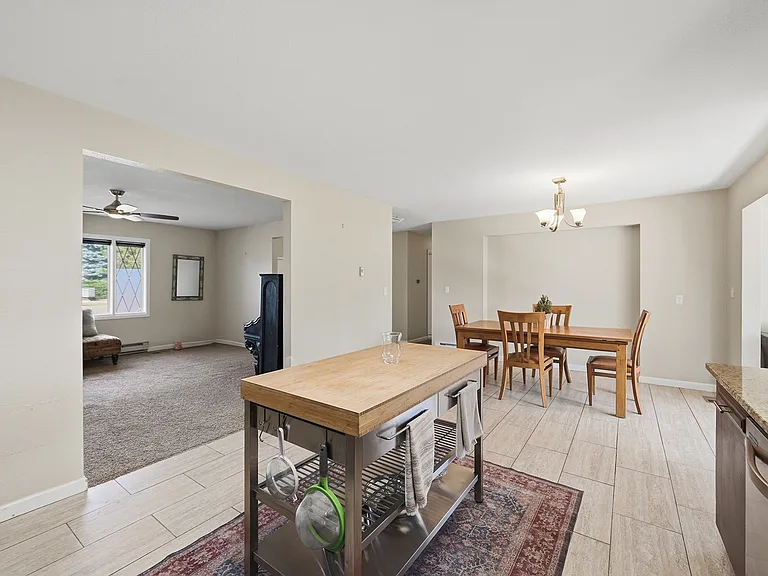 1040 S Fulton St — Photo 5