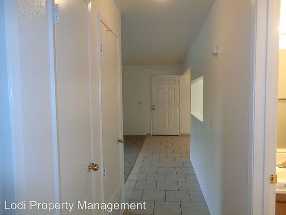 4th image of 511 Almond Dr APT 15
