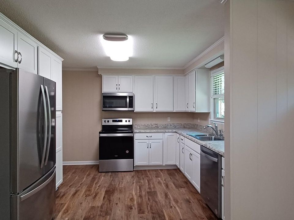 1st image of 139 W Park Dr