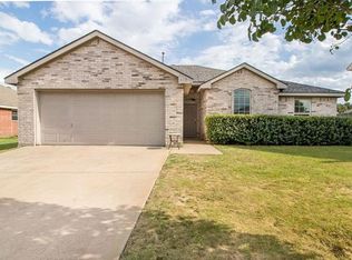 512 Dominick Ct, Azle, TX 76020