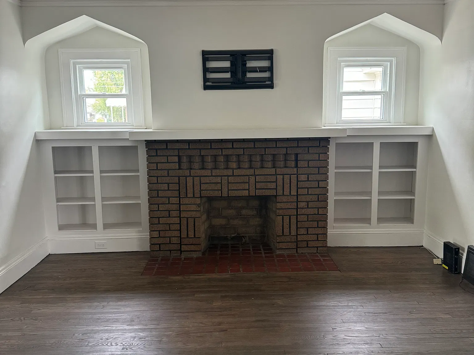 2 bed, 1050 sqft, $1,900 — Photo 4