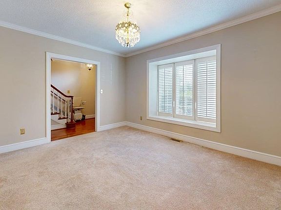 4th image of 408 Sutherlin Pl