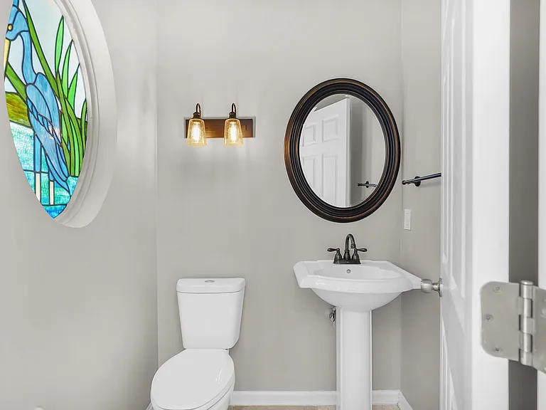 506 Lakeway Dr — Photo 32