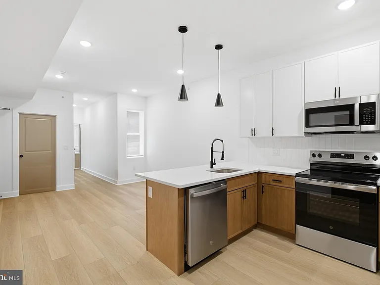 2223 N 22nd St #3 — Photo 3