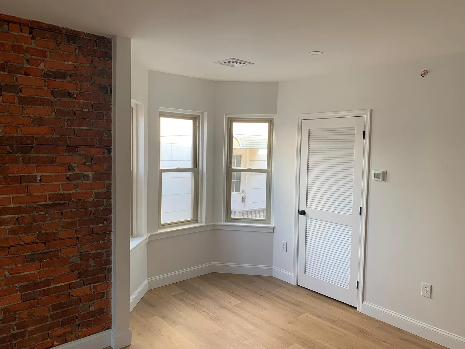 1 bed, 700 sqft, $1,800 — Photo 3