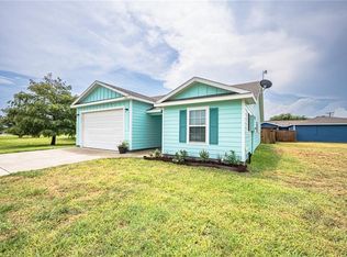 1411 E Linden St, Rockport, TX 78382