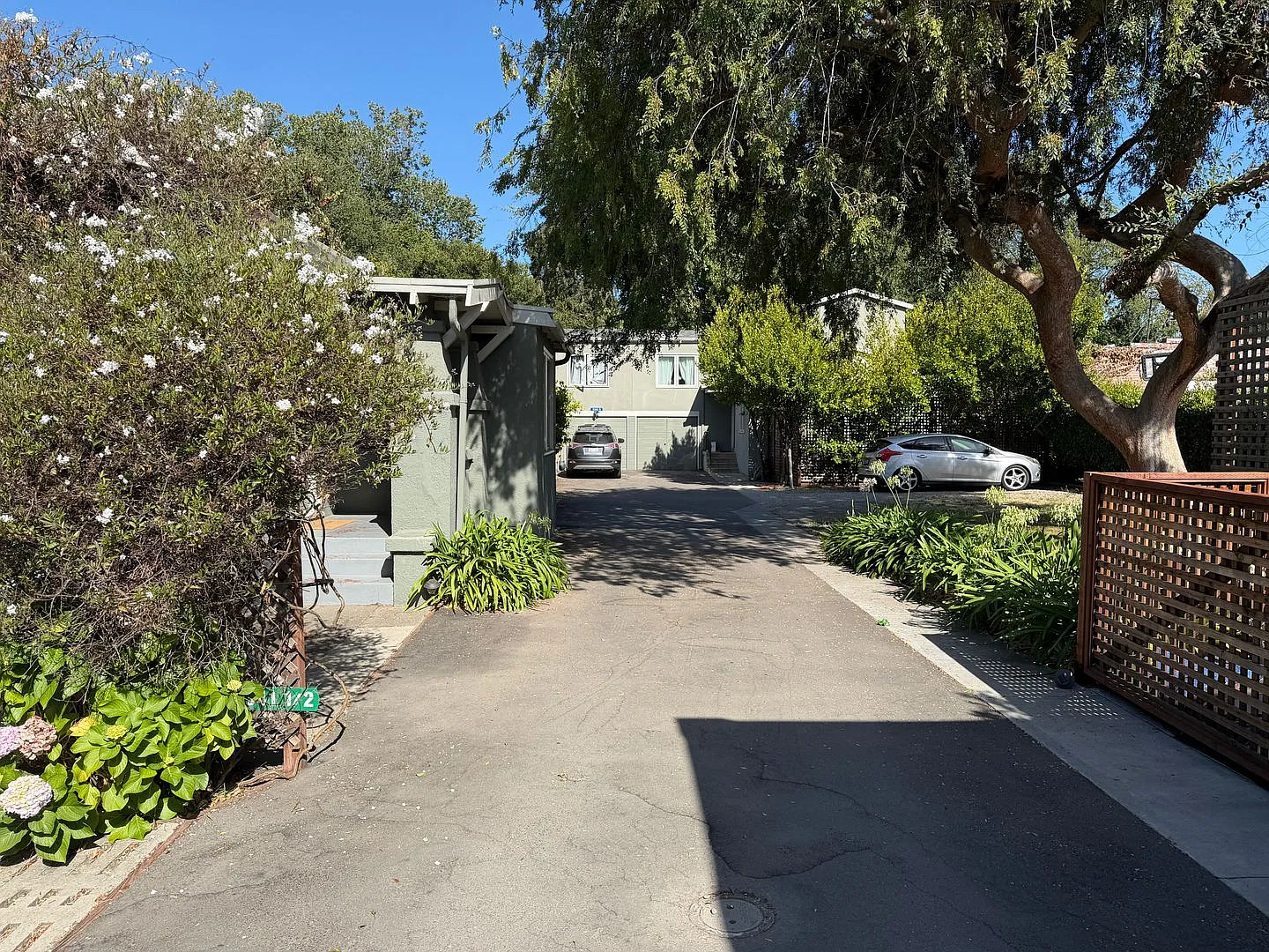 Miles Complex — Photo 2