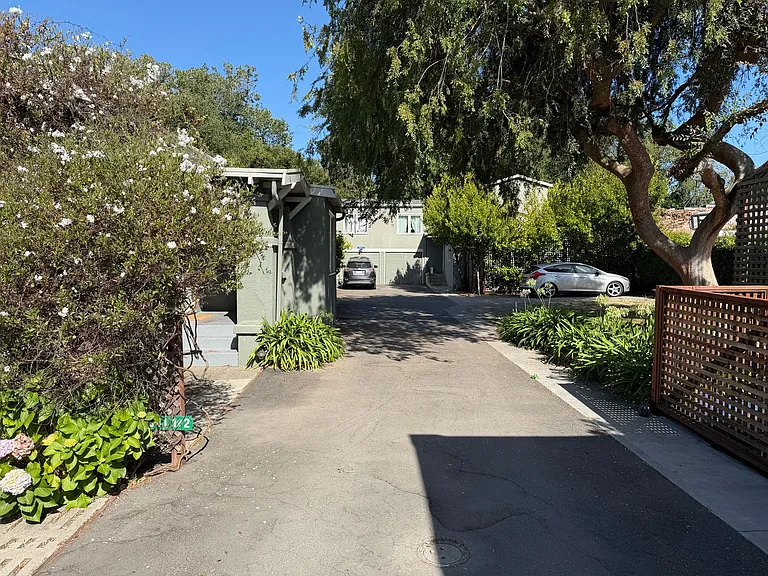 Miles Complex — Photo 2