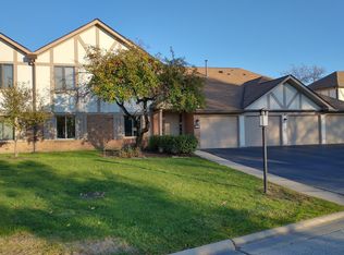 932 Surrey Dr APT 2A, Schaumburg, IL 60193