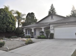 8715 Sandpines Dr, Bakersfield, CA 93312