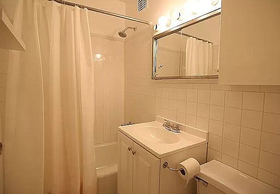 2nd image of 56 W 76th St APT 4R