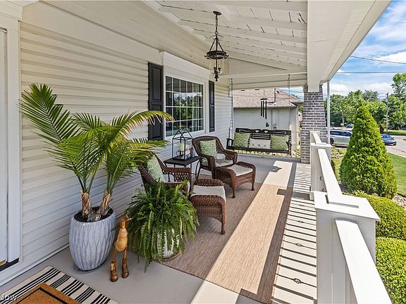 5th image of 3713 Hanlin Way