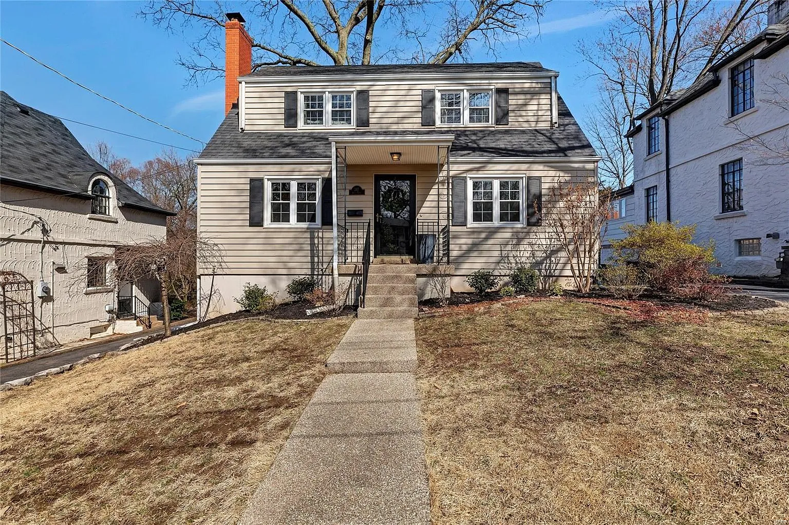 317 Arbor Ln photo 1