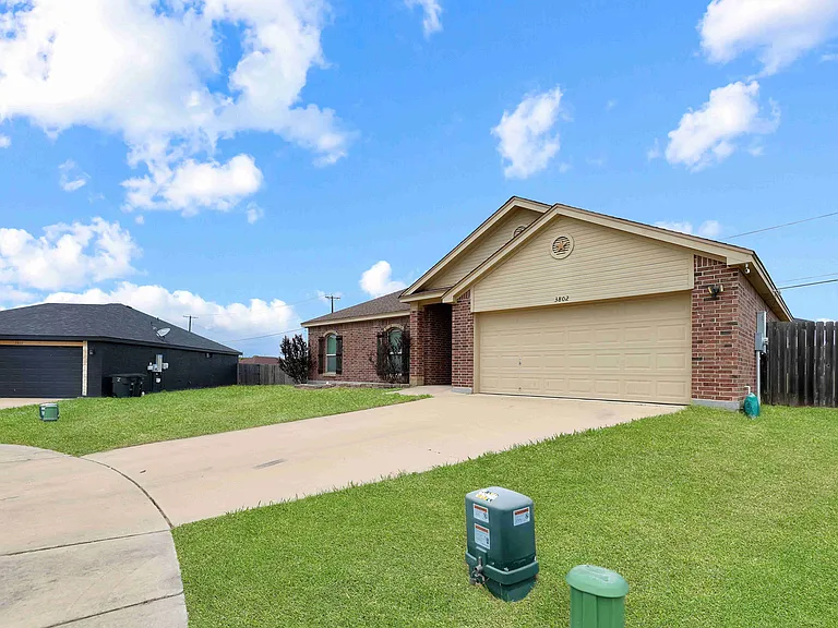 3802 Doffy Dr — Photo 3