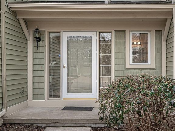 2nd image of 571 Liberty Pointe Dr