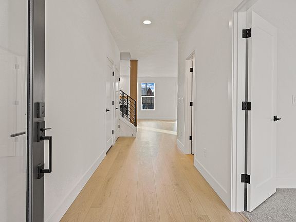 4th image of 4383 SW Rhyolite Pl #22