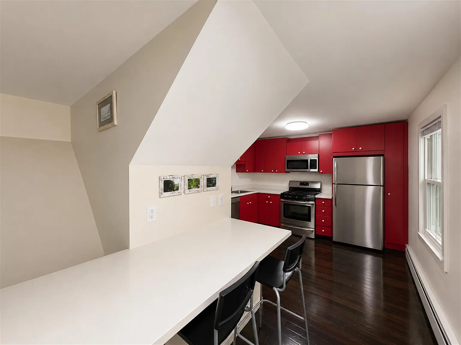 1 bed, 575 sqft, $2,950 — Photo 2