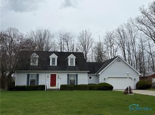 2642 Cherry Ridge Dr, Fremont, OH 43420