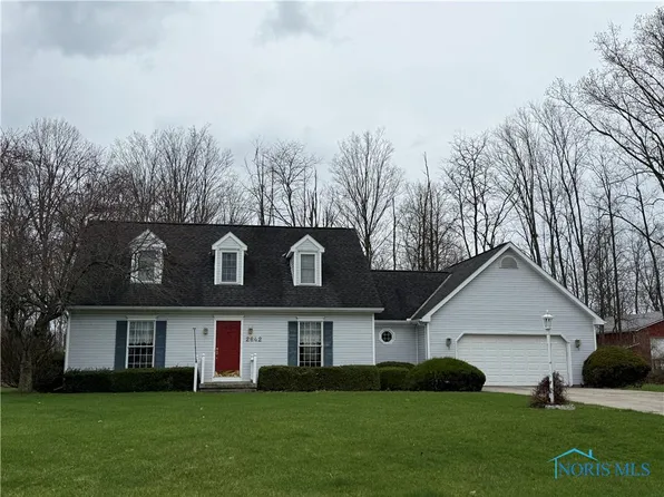 2642 Cherry Ridge Dr, Fremont, OH 43420