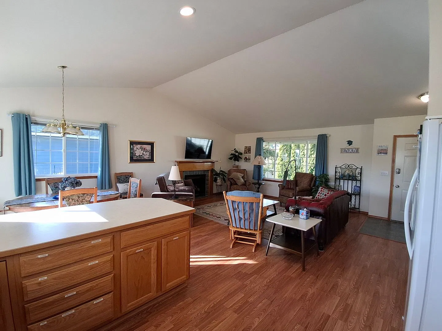 Furnished - 3 Bedroom Rambler In Gated Community - Sea Links — Photo 4