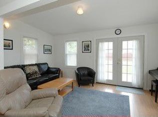 1383 Sherwood Ave, Elgin, IL