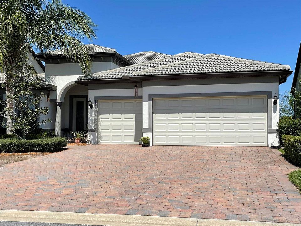 1st image of 609 SE Monteiro Dr