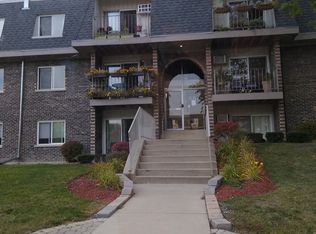 848 Jonathan Ct #104, Prospect Heights, IL 60070