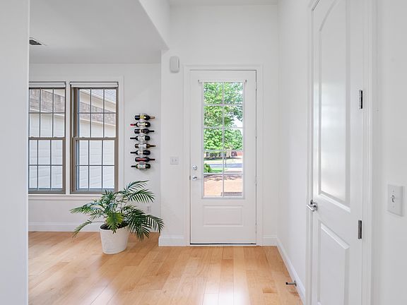 2nd image of 5498 Highbury Ln